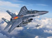 Revell Plastikový model letadla F-15E Strike Eagle