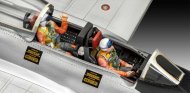 Revell Gift-Set - Plastikový model letadla "Northrop F-89 Scorpion" - 50th Anniersary