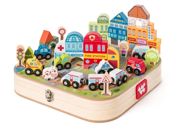 Woody Kufřík s městem a vláčkodráhou