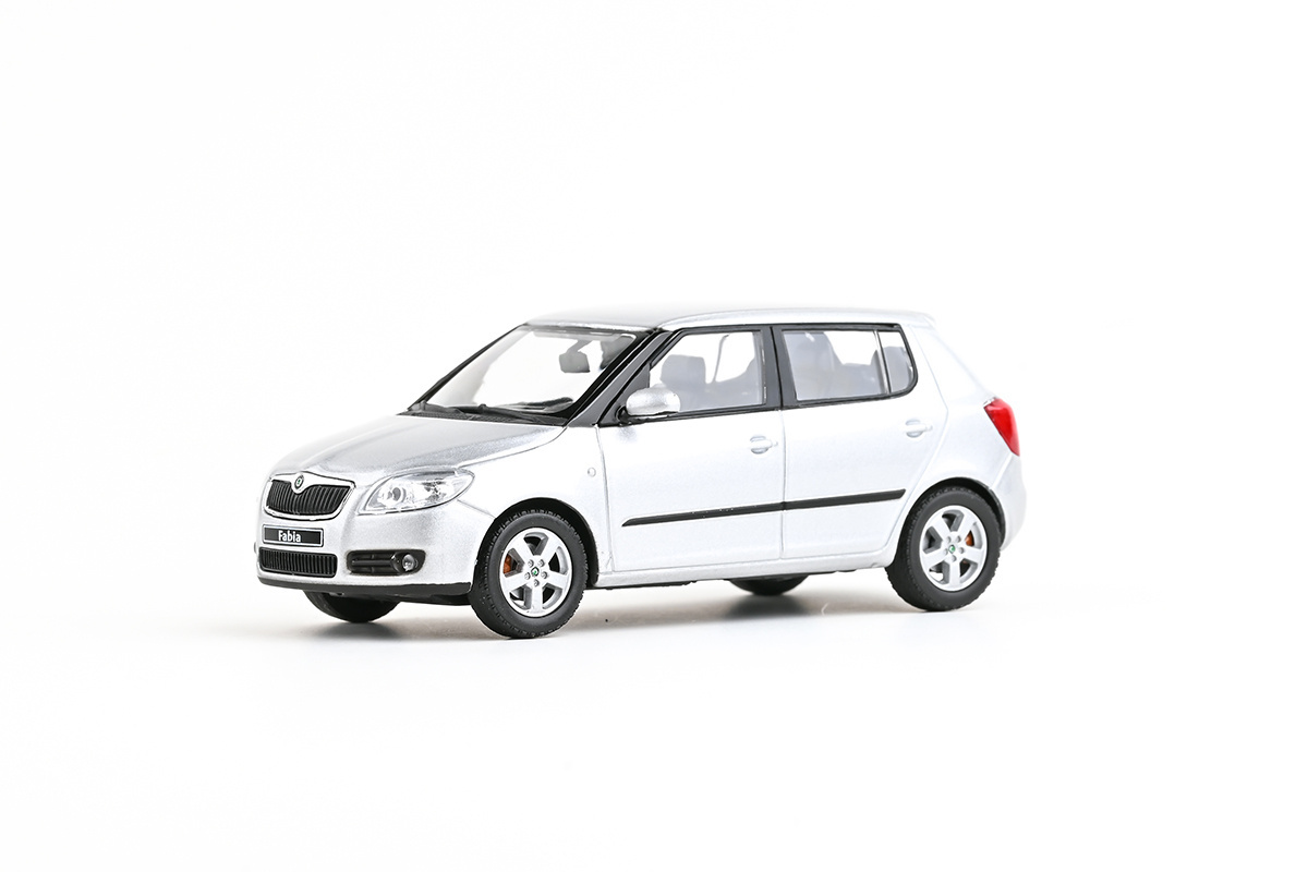 Levně Abrex Škoda Fabia 2 stříbrná 1:43
