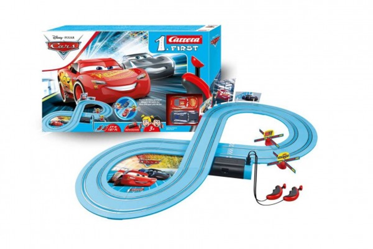 Conquest Autodráha Carrera First - Tlapková Patrola - 2,4m + 2 auta